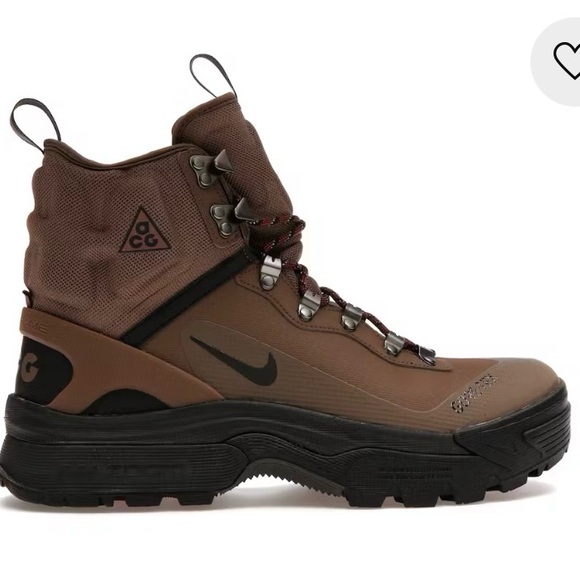 Nike Brown and Black ACG Boots for Outdoor Adventures - Picture 1 of 3